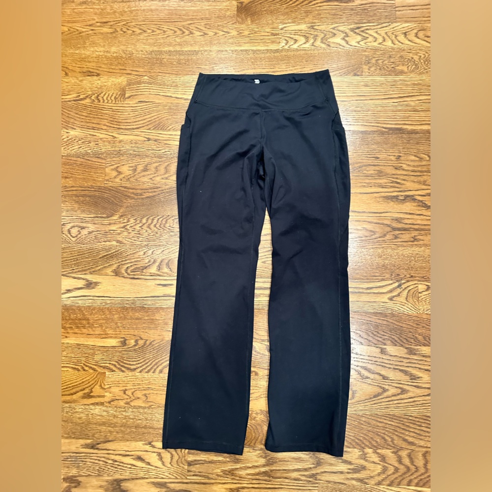 All in Motion Straight Leg Yoga Pants with Pockets in Black